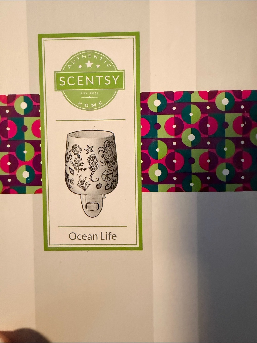 Scentsy Ocean Life Plug-In Warmer in Green and White Accent